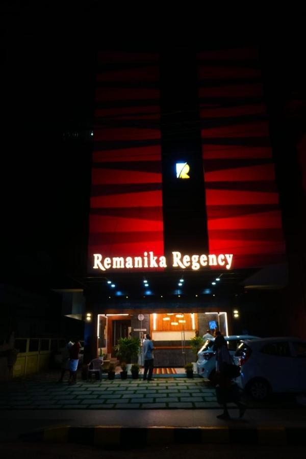 Remanika Regency Hotel Guruvayur Exterior photo